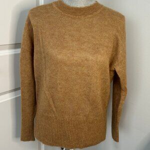 BANANA REPUBLIC Camel Italian Yarn Crew Neck Sweater Alpaca Blend M NWOT